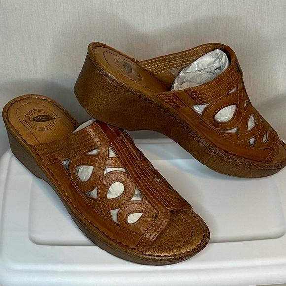 Nurture by Lamaze Shoes - NURTURE WOMENS Leather Wedge Tan Sandals, w/ leather design, Slip On, Size 8